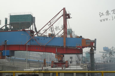 直线摆动式装船机